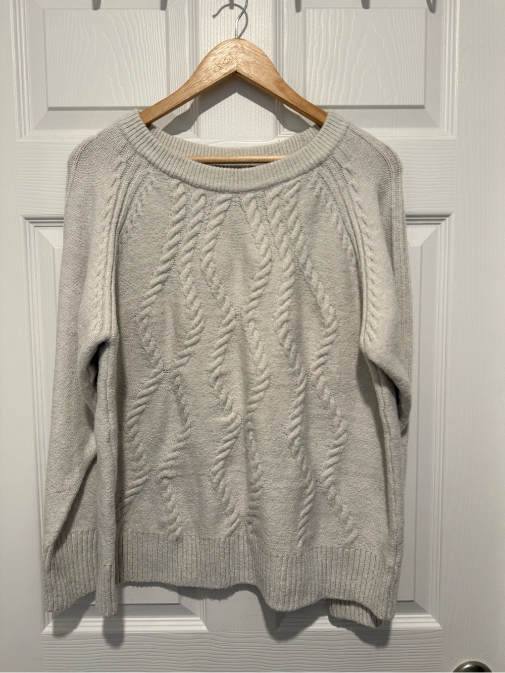 Simply Vera Vera Wang Cream Cable Knit Sweater L